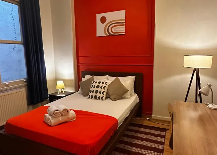 In Great Location In Kadikoy Seaside W. Amazing Shared Terrace Apart-hotel *