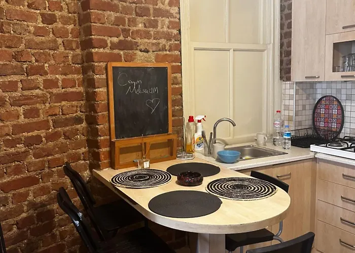 Apart-hotel In Great Location In Kadikoy Seaside W. Amazing Shared Terrace Istambul