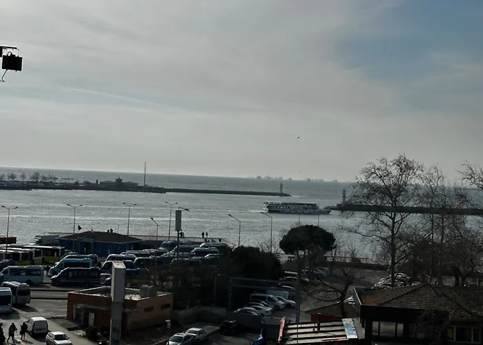 In Great Location In Kadikoy Seaside W. Amazing Shared Terrace Aparthotel
