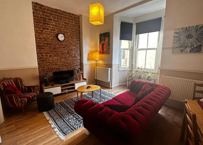 In Great Location In Kadikoy Seaside W. Amazing Shared Terrace Apart-hotel