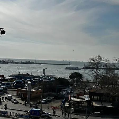 In Great Location In Kadikoy Seaside W. Amazing Shared Terrace Lägenhetshotell